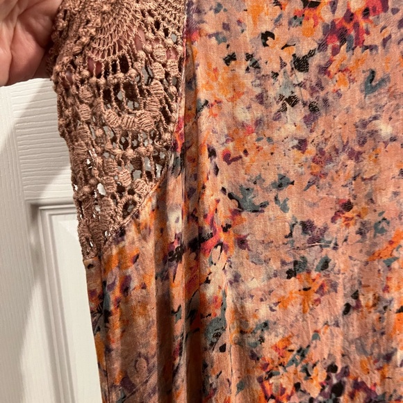 Gimmicks by Buckle sleeveless top - Picture 2 of 5